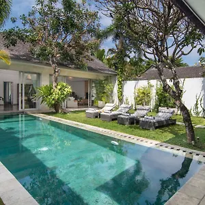 Villa Mia By Finder